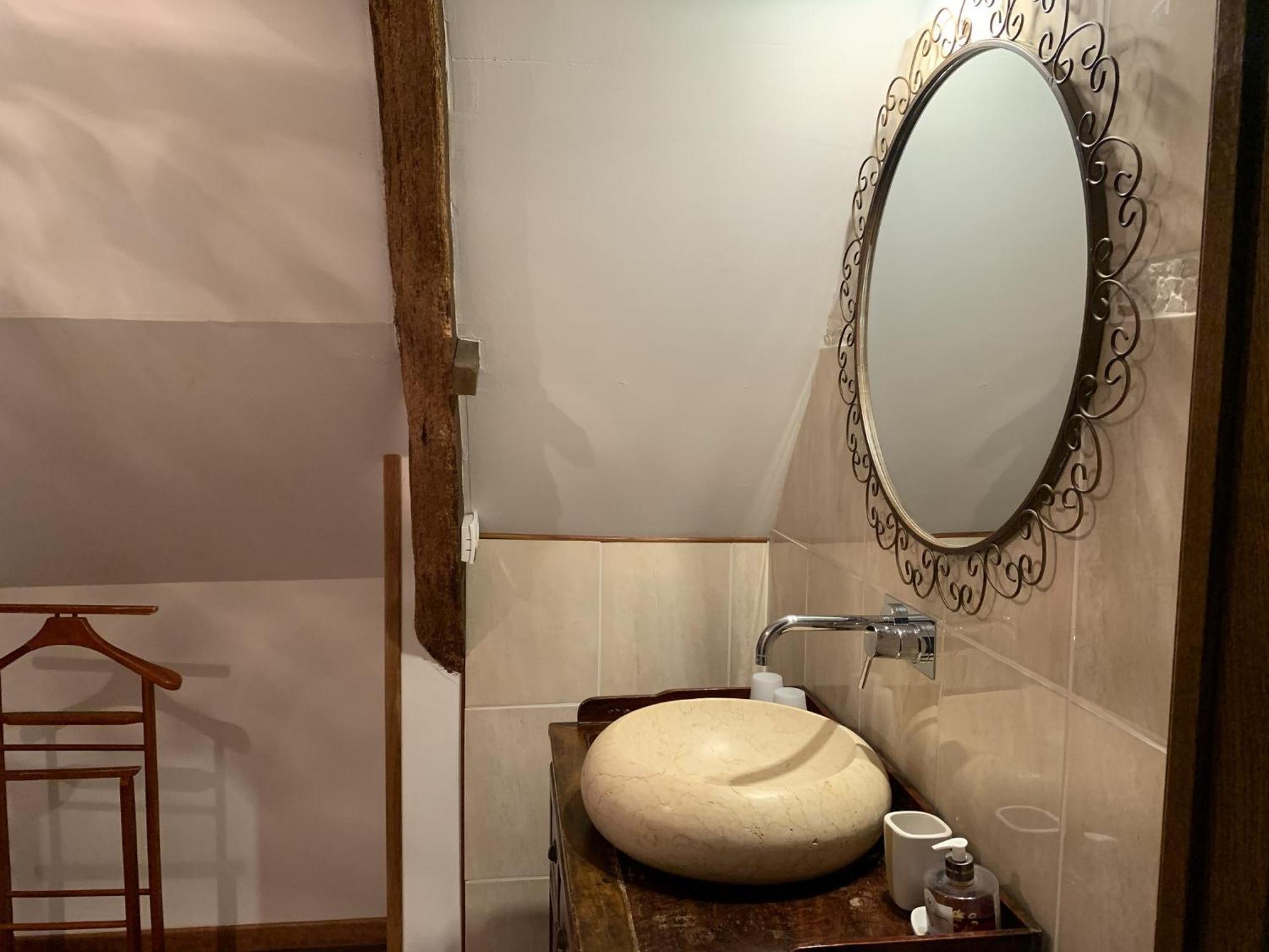 Le Clos Des Tilleuls D Day Home, Chambres D'Hotes, Suite Avec Sauna Privatif, Suite Avec Balneotherapie Privative, En Supplement Option Spa Bain A Remous La Vendelee Luaran gambar