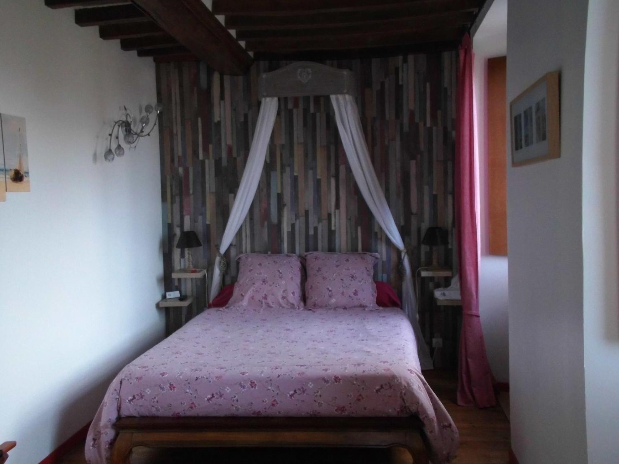 Le Clos Des Tilleuls D Day Home, Chambres D'Hotes, Suite Avec Sauna Privatif, Suite Avec Balneotherapie Privative, En Supplement Option Spa Bain A Remous La Vendelee Bilik gambar