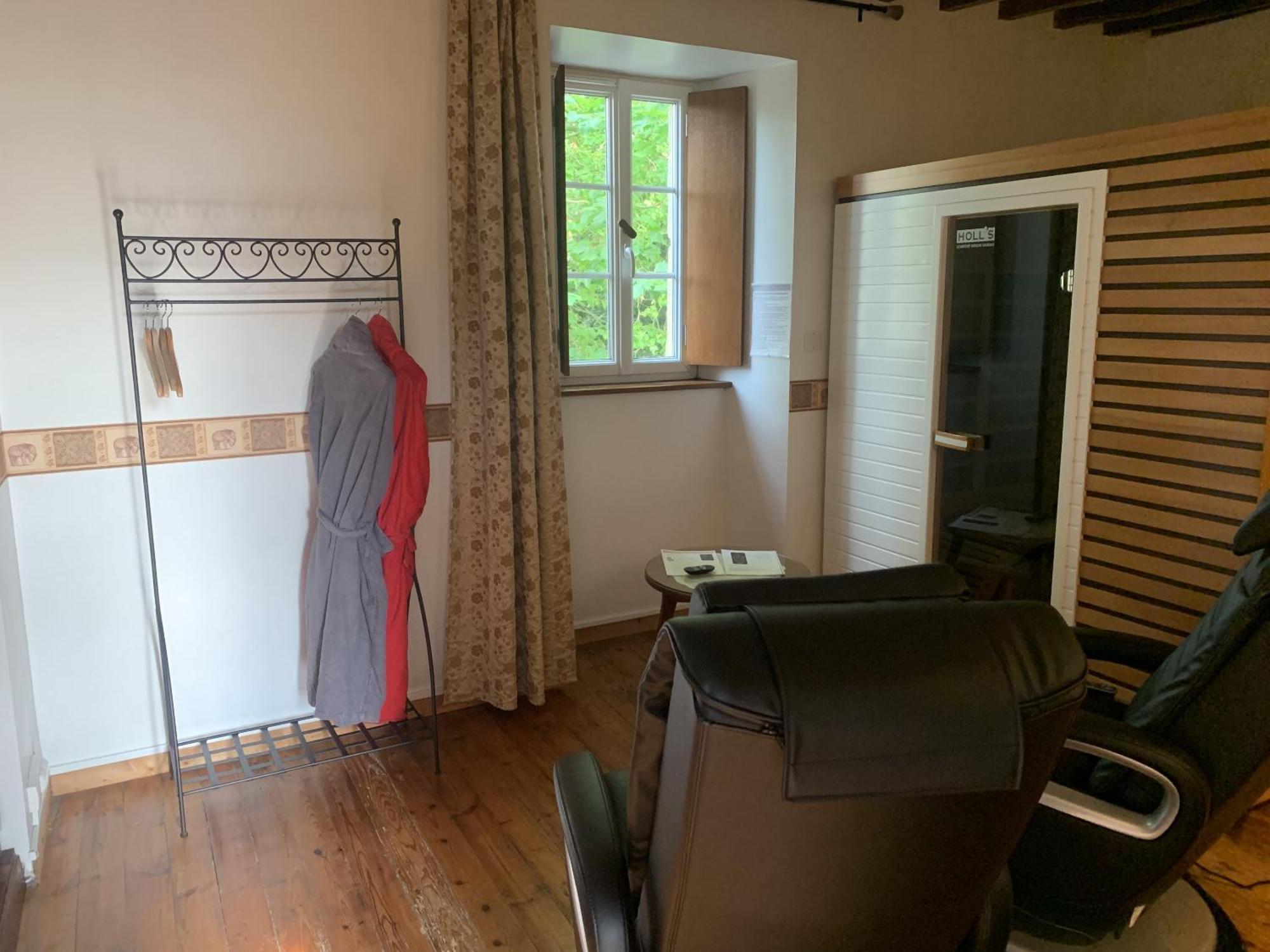 Le Clos Des Tilleuls D Day Home, Chambres D'Hotes, Suite Avec Sauna Privatif, Suite Avec Balneotherapie Privative, En Supplement Option Spa Bain A Remous La Vendelee Bilik gambar
