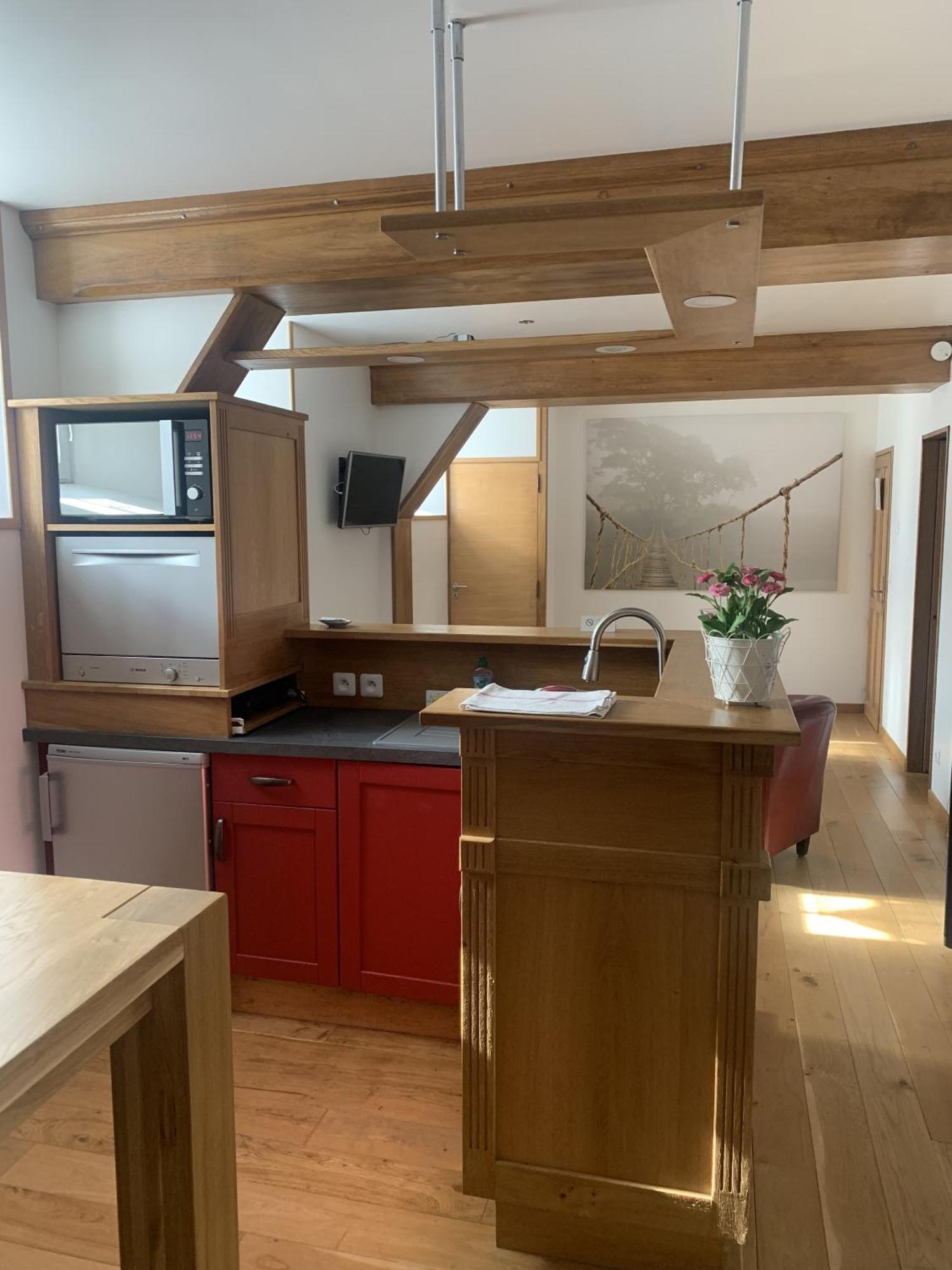 Le Clos Des Tilleuls D Day Home, Chambres D'Hotes, Suite Avec Sauna Privatif, Suite Avec Balneotherapie Privative, En Supplement Option Spa Bain A Remous La Vendelee Luaran gambar