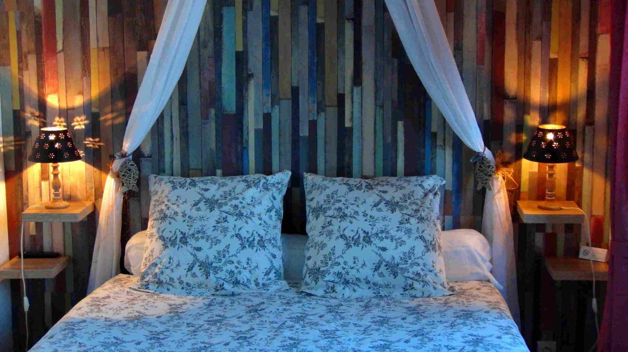 Le Clos Des Tilleuls D Day Home, Chambres D'Hotes, Suite Avec Sauna Privatif, Suite Avec Balneotherapie Privative, En Supplement Option Spa Bain A Remous La Vendelee Luaran gambar